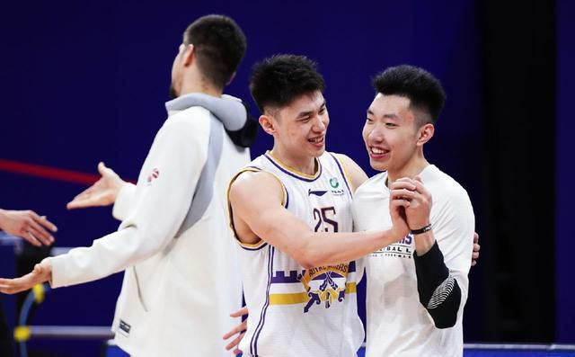 尤文也是其中之一，但是博尼法斯的转会身价大约为5000万欧，对于尤文来说或许过高了。